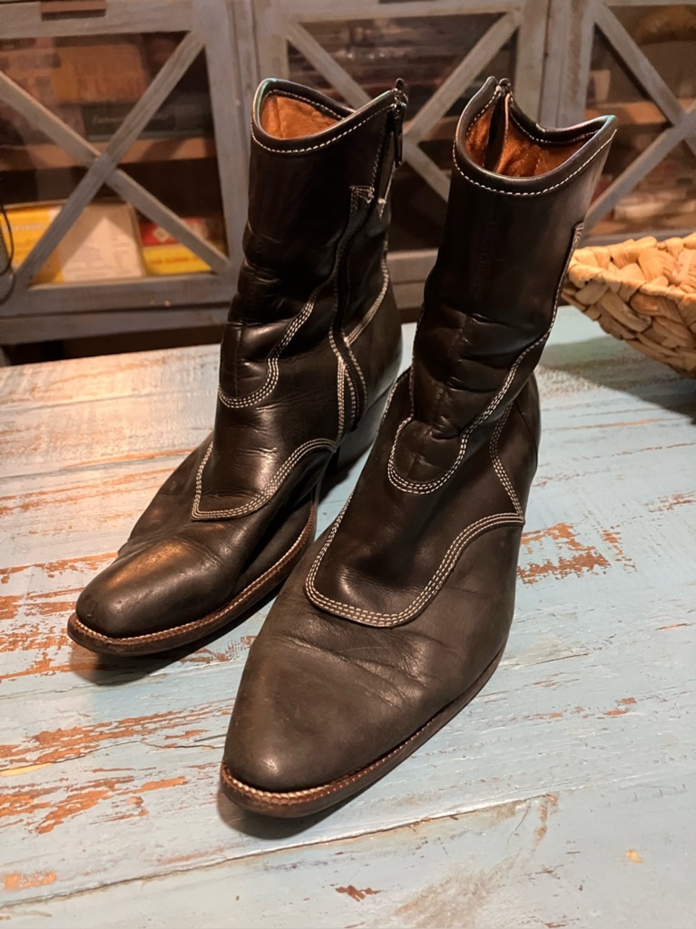 Vintage Soft Black Leather Ankle Bootie with Contrast Stitching 38 slim